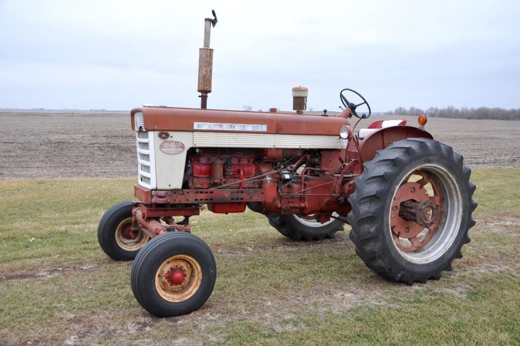 Main image International Harvester 560