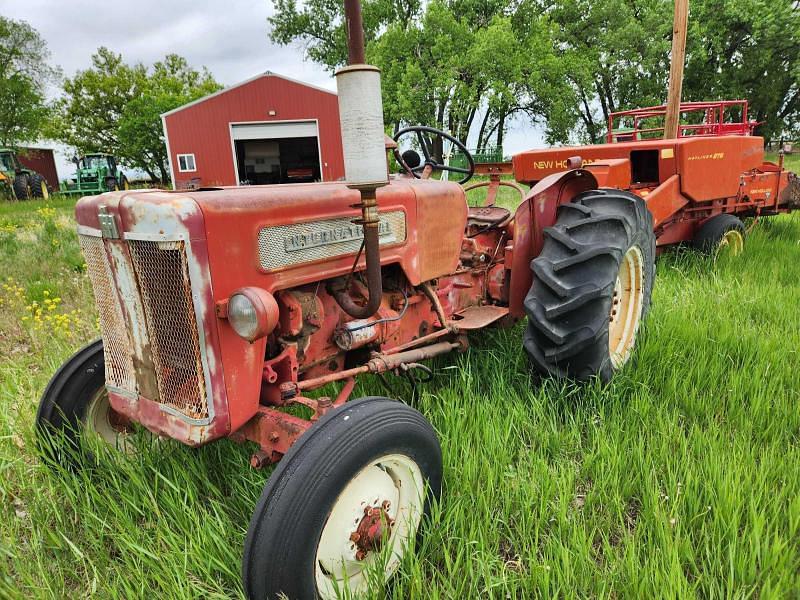 Image of International Harvester B-414 Primary image