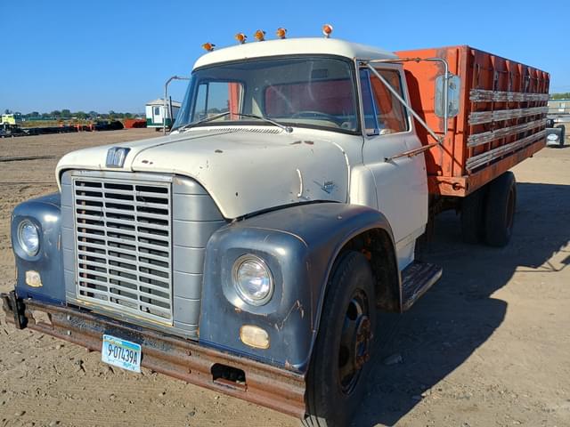 Image of International Loadstar 1600 equipment image 2