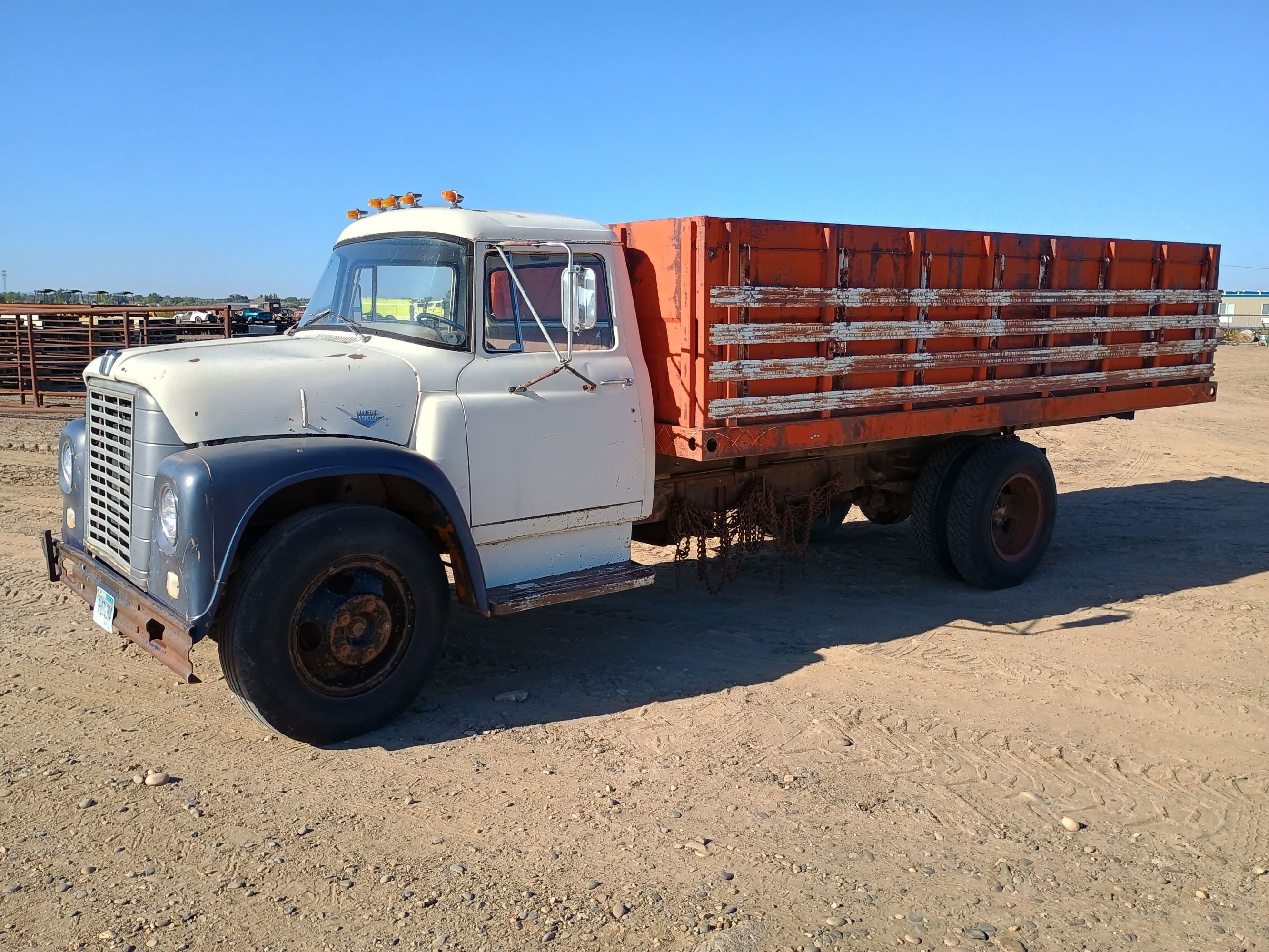 1962 International Loadstar 1600 Equipment Image0