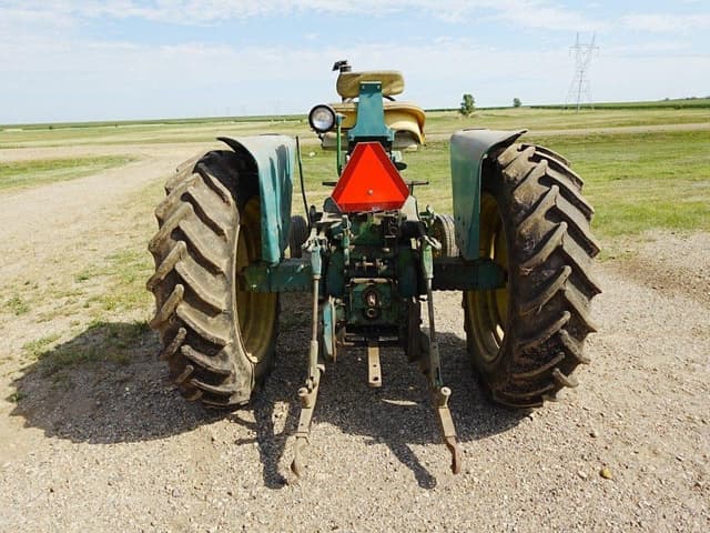 Image of John Deere 2010 equipment image 3
