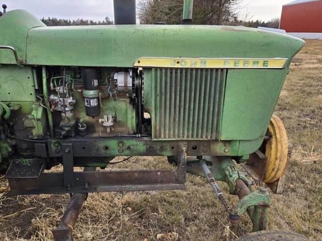 Image of John Deere 3010 equipment image 4