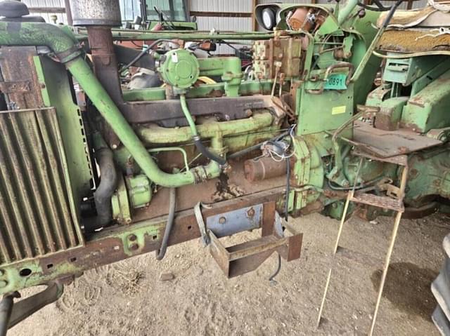 Image of John Deere 4010 equipment image 1