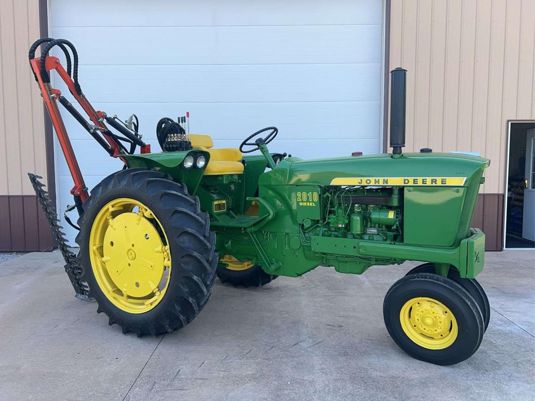 Image of John Deere 2010 Primary image