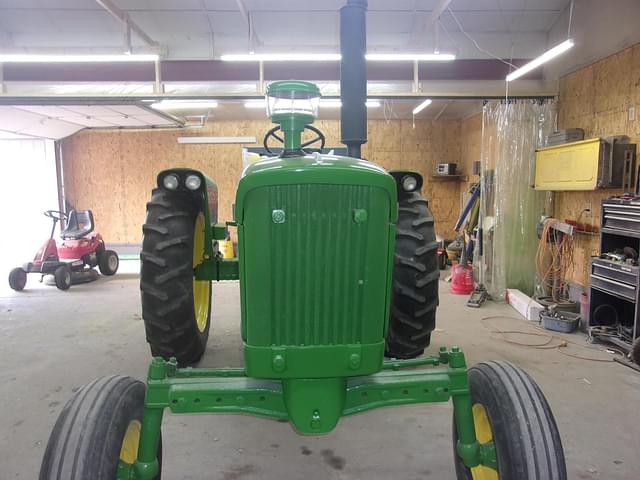 Image of John Deere 2010 equipment image 3