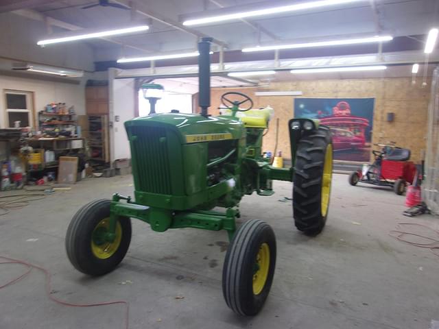 Image of John Deere 2010 equipment image 4