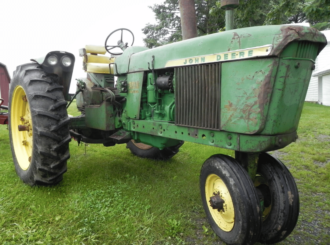 Image of John Deere 3010 Image 0