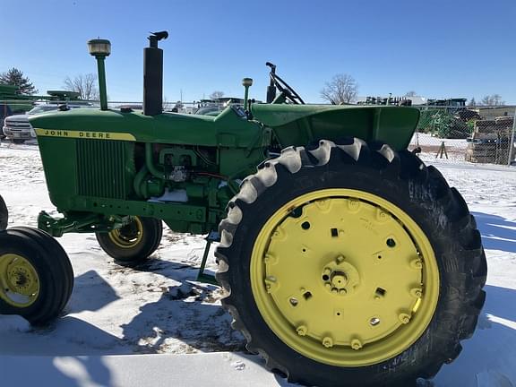 Image of John Deere 3010 equipment image 1