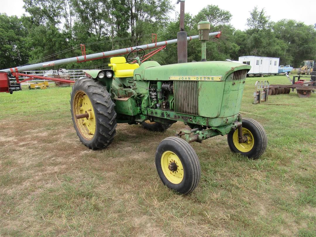 Image of John Deere 3010 Primary image