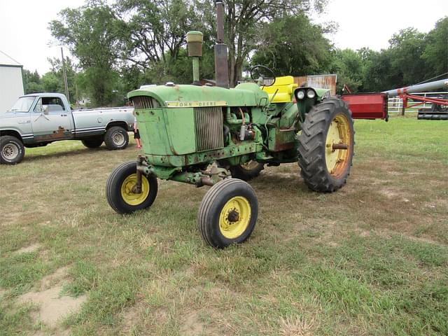 Image of John Deere 3010 equipment image 3