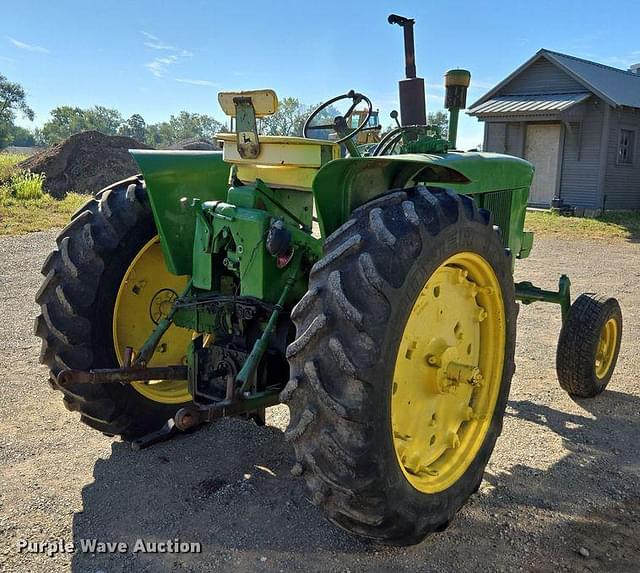 Image of John Deere 3010 equipment image 4