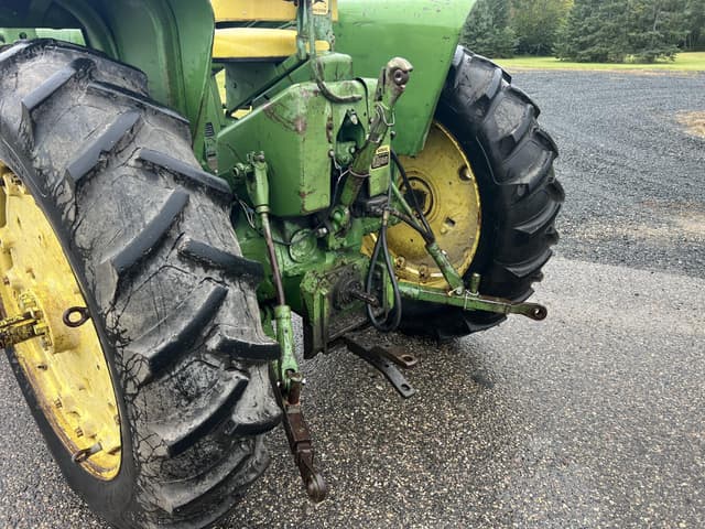 Image of John Deere 3010 equipment image 4