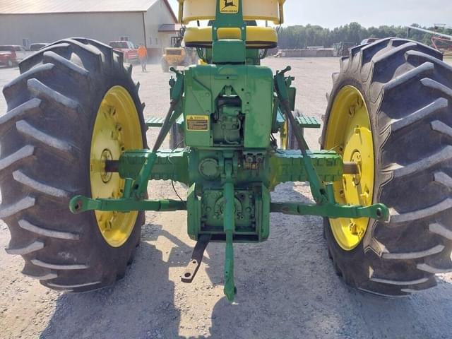 Image of John Deere 3020 equipment image 4