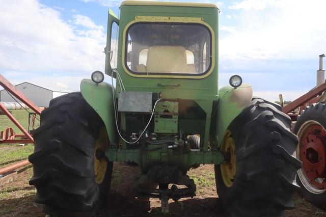 Image of John Deere 4010 equipment image 2