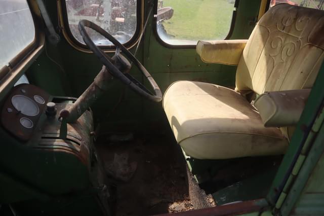 Image of John Deere 4010 equipment image 3