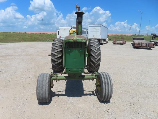 Image of John Deere 4010 equipment image 2