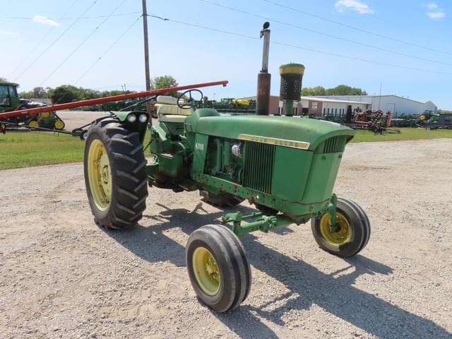 Image of John Deere 4010 equipment image 3