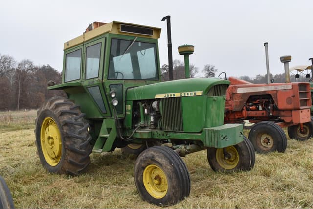Image of John Deere 4010 equipment image 3