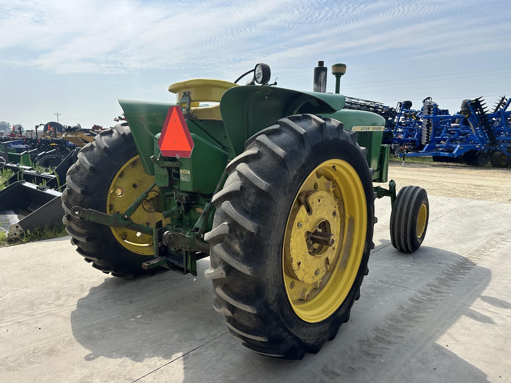 1962 John Deere 4010 Equipment Image0