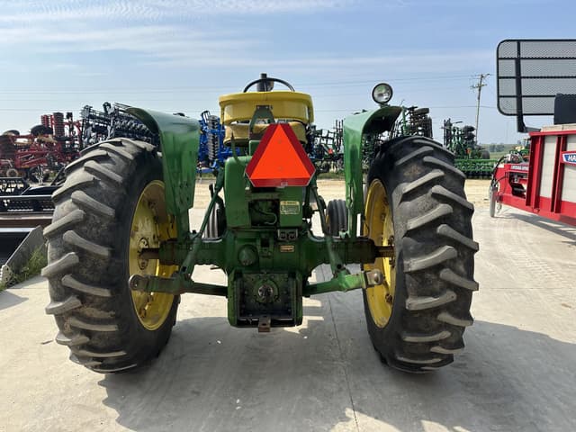 Image of John Deere 4010 equipment image 3