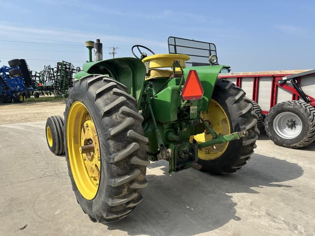 Image of John Deere 4010 equipment image 4