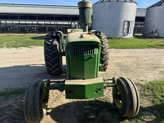 Image of John Deere 4010 equipment image 1