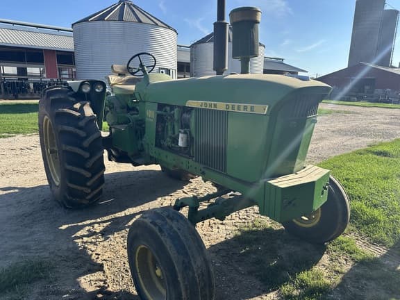 Image of John Deere 4010 equipment image 2