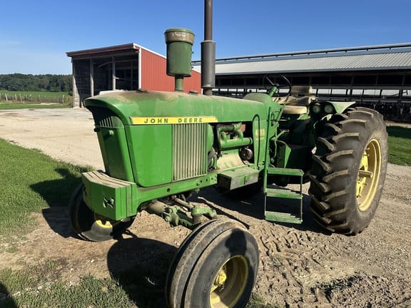 1962 John Deere 4010 Equipment Image0