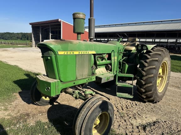 Image of John Deere 4010 Primary image