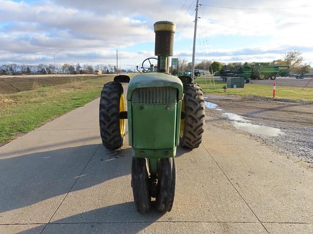 Image of John Deere 4010 equipment image 2