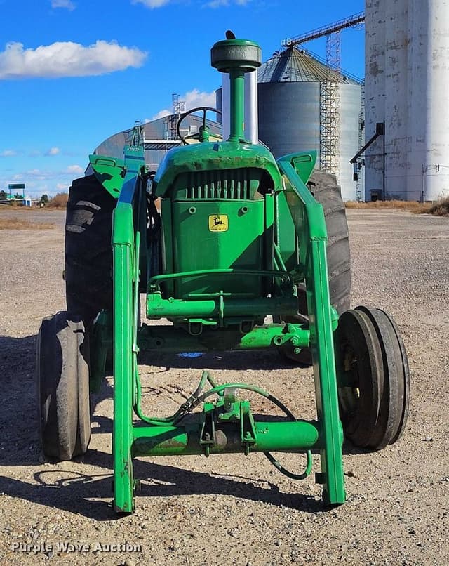 Image of John Deere 4010 equipment image 1