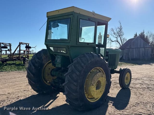 Image of John Deere 4010 equipment image 4