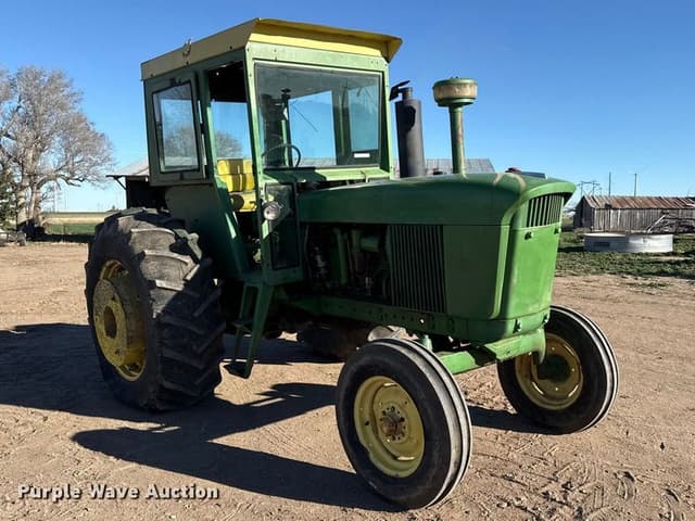 Image of John Deere 4010 equipment image 2