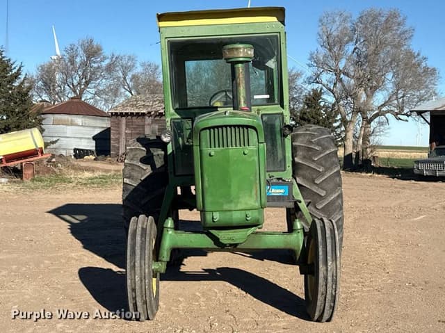 Image of John Deere 4010 equipment image 1