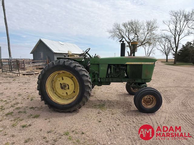 Image of John Deere 4010 equipment image 3