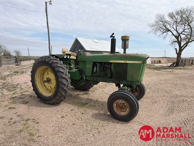 Image of John Deere 4010 equipment image 1