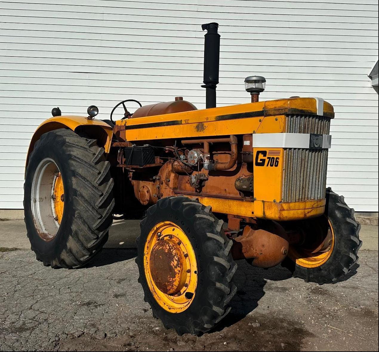 1962 Minneapolis-Moline G706 Equipment Image0