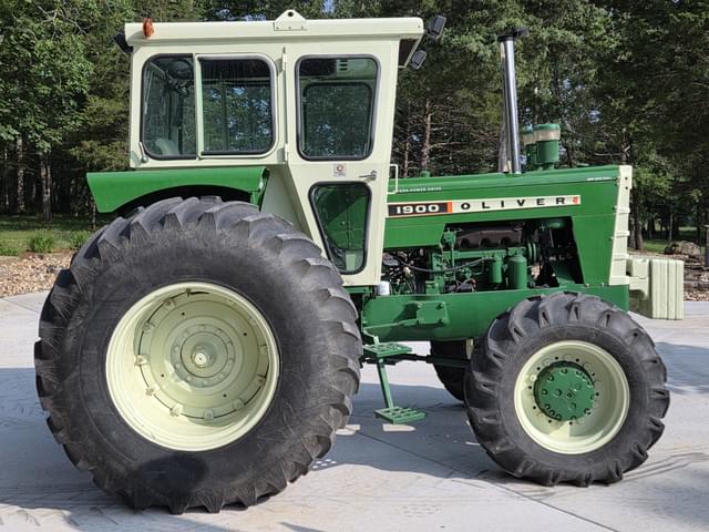 Image of Oliver 1900 equipment image 3