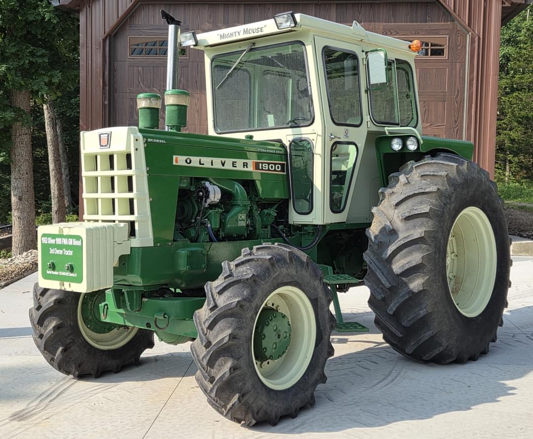 Image of Oliver 1900 Primary image