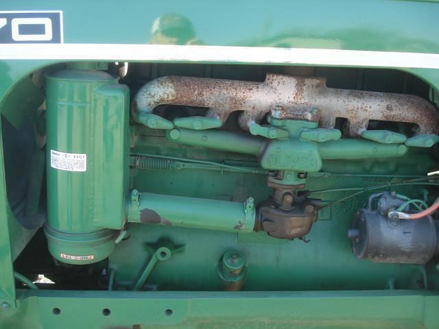 Image of Oliver 770 equipment image 2