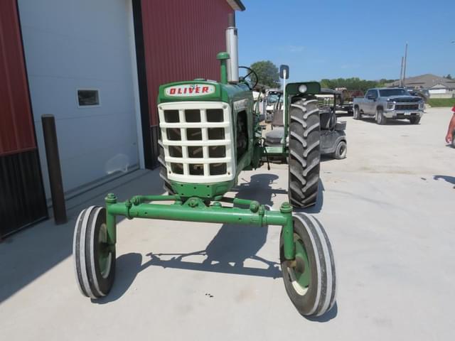 Image of Oliver 770 equipment image 1