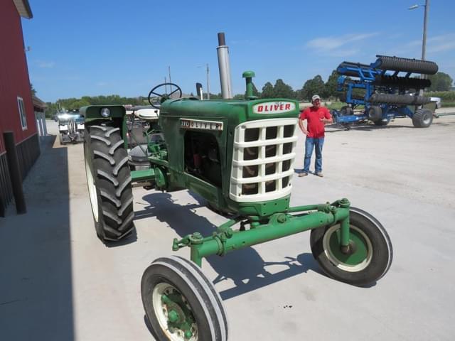 Image of Oliver 770 equipment image 2
