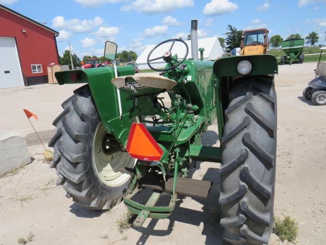 Image of Oliver 770 equipment image 4