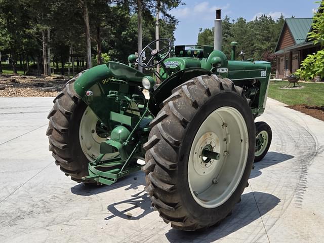 Image of Oliver 880 equipment image 4