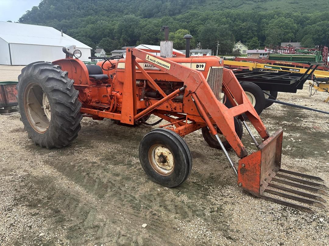 Image of Allis Chalmers D19 Primary image