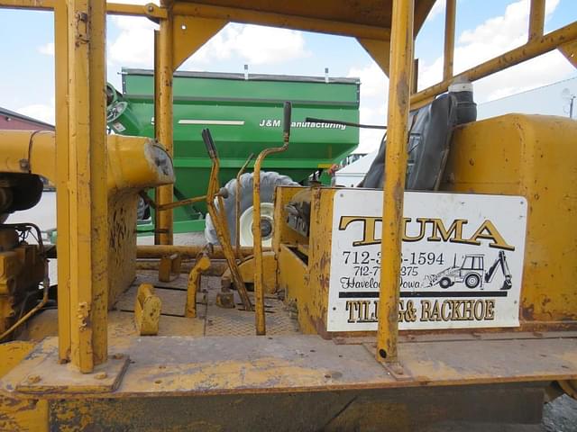 Image of Caterpillar D6 equipment image 4