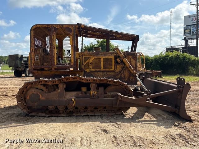 Image of Caterpillar D6C equipment image 3