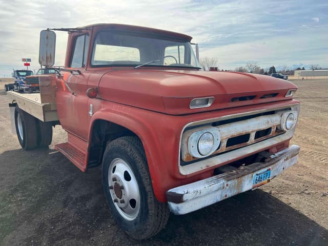 Image of Chevrolet C60 equipment image 3