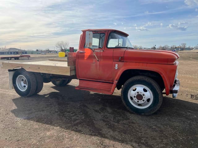 Image of Chevrolet C60 equipment image 4