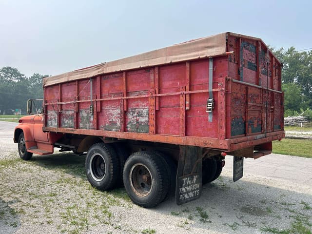 Image of Chevrolet 60 equipment image 1